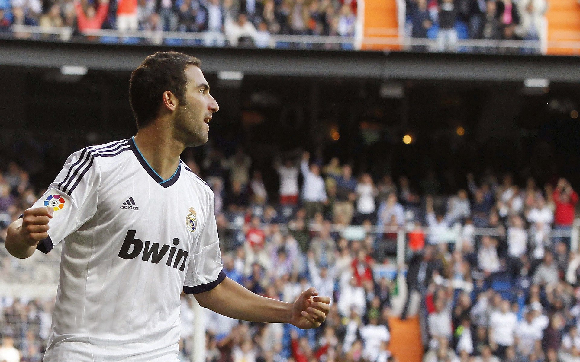 中国足球主客场制度优化,竞赛公平性提升,中国足球队主场