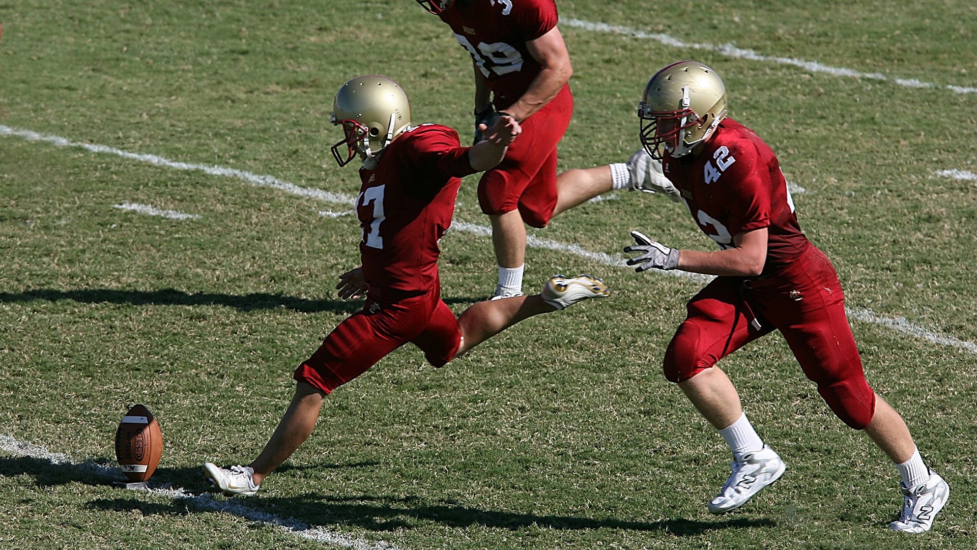 中国足球协会举行新闻说明会，中国足协新闻委员会成员名单