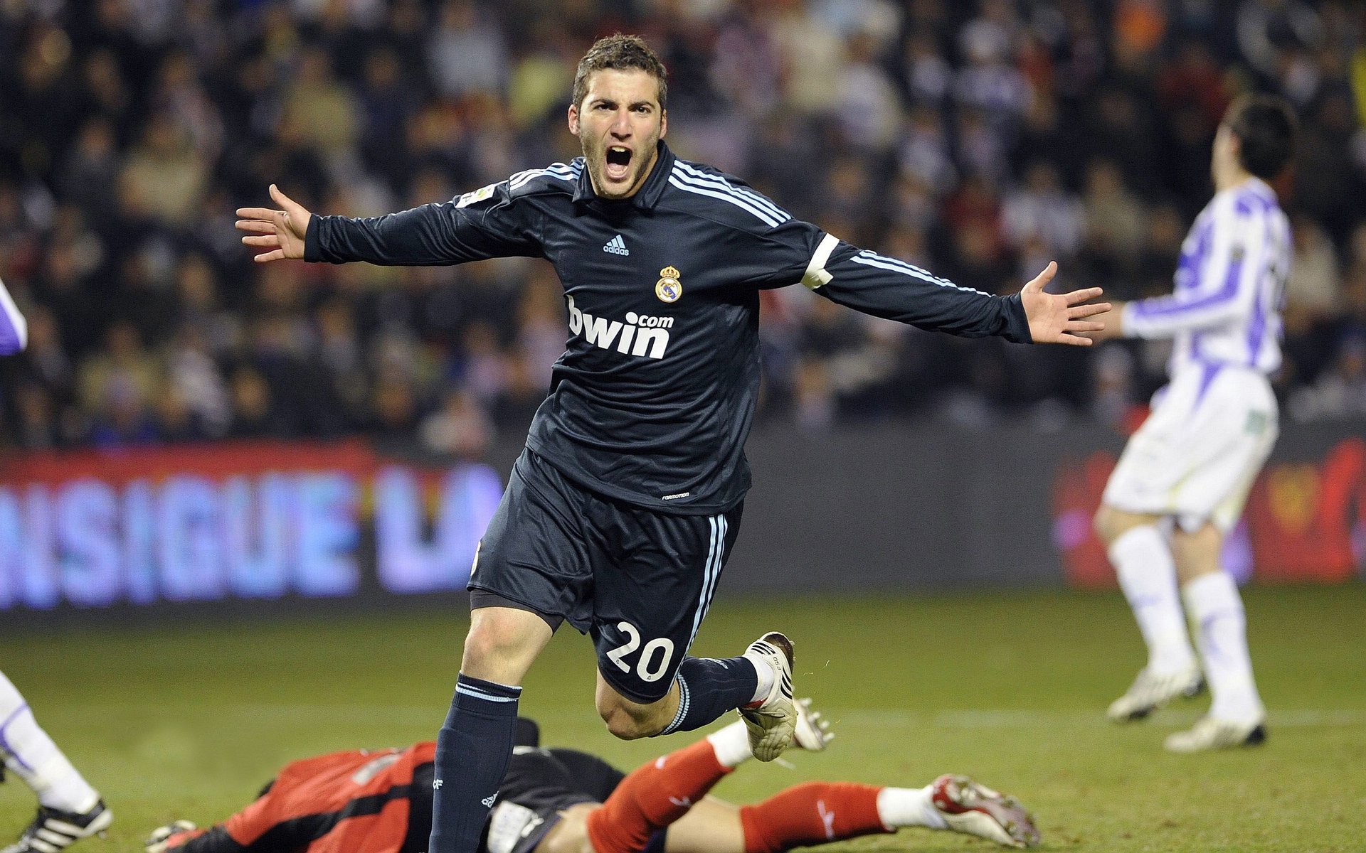 中超球队在主场氛围营造方面持续优化，中超主场氛围最好的球队